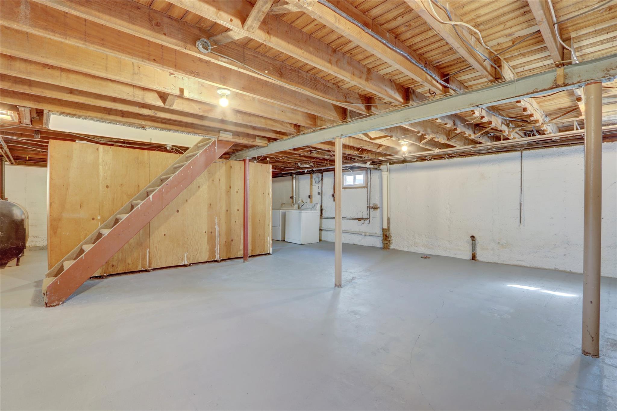 156 White Road, Mineola, New York image 16