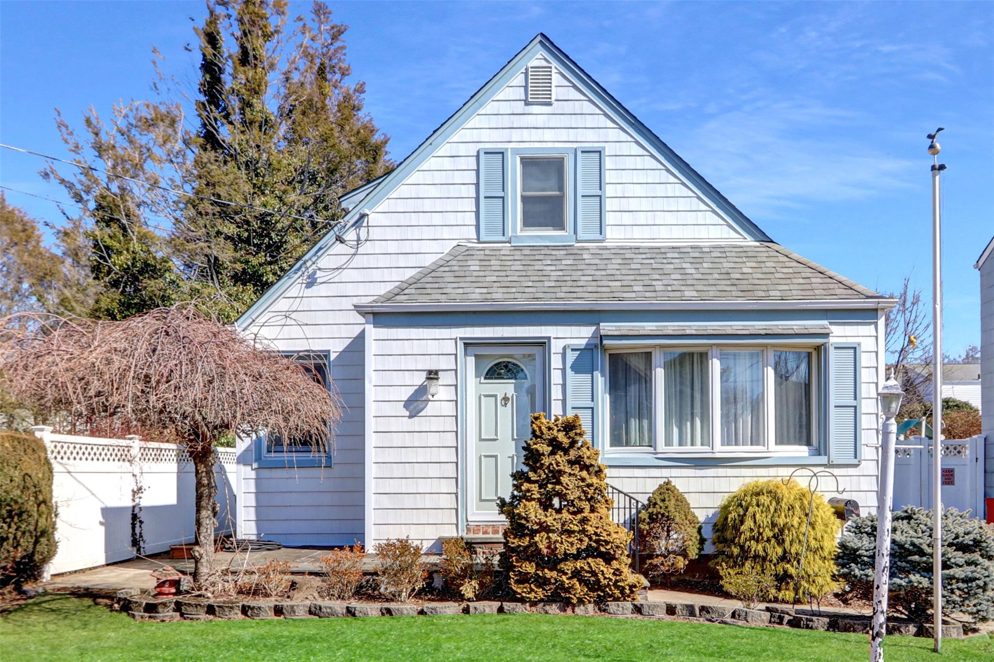156 White Road, Mineola, New York image 2