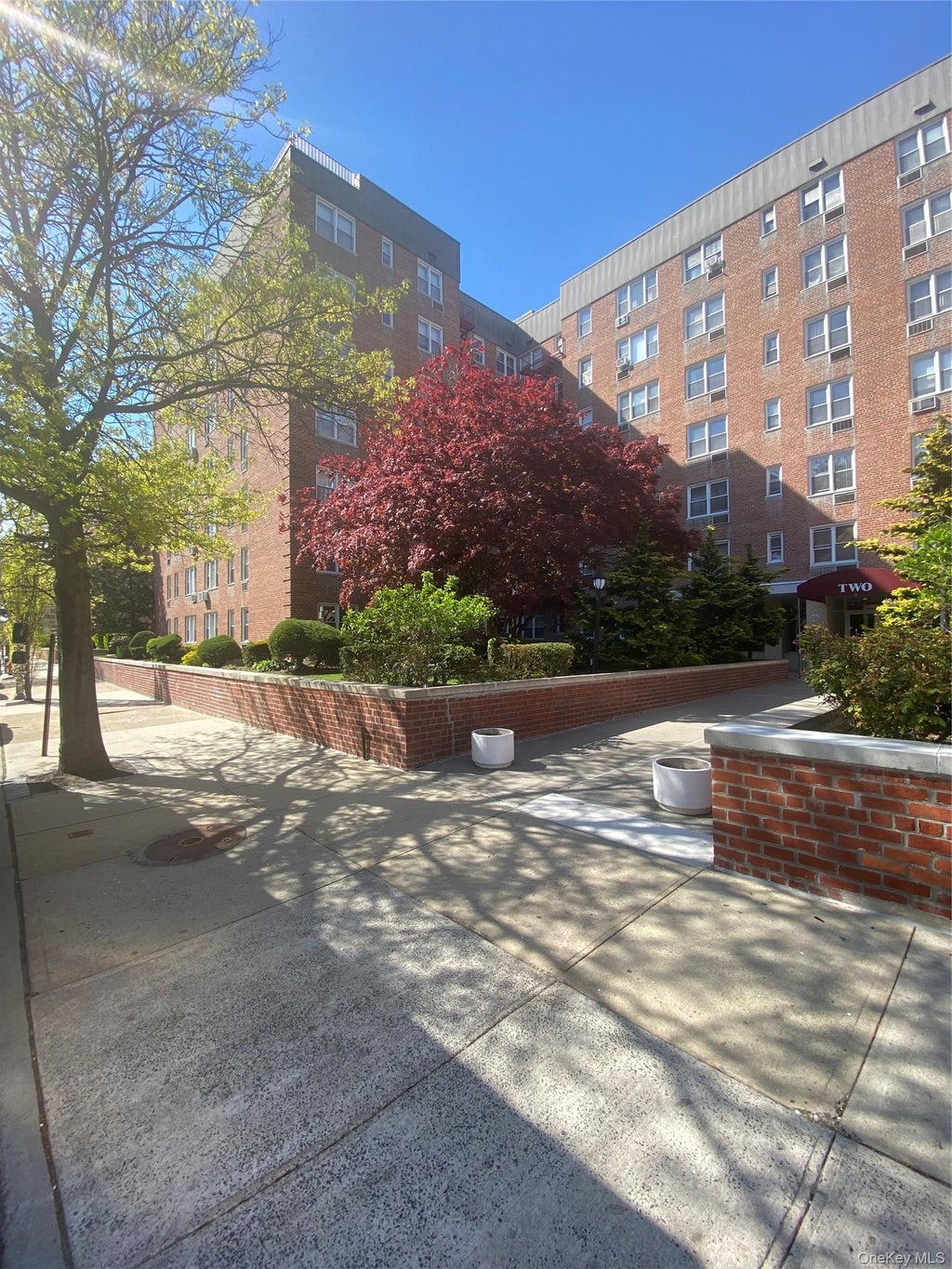 Photo of 2 Sadore Lane Ln #5Z, Yonkers, NY 10710 (MLS # 1044530)