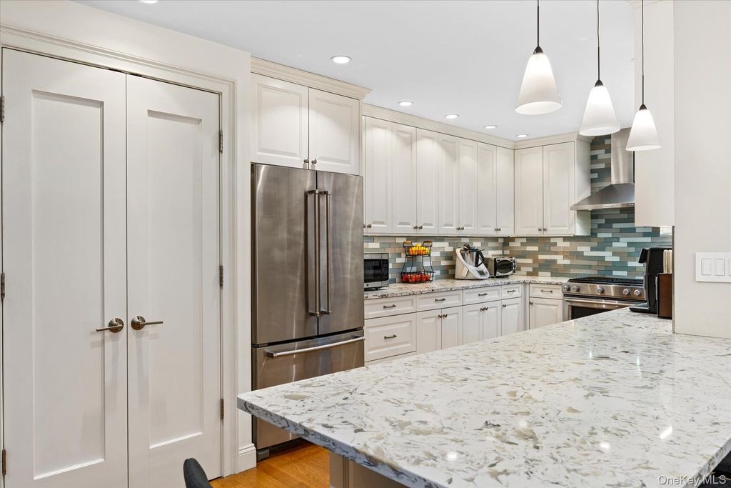 Photo of 83-30 98th Street #1H, Woodhaven, NY 11421 (MLS # 986269)