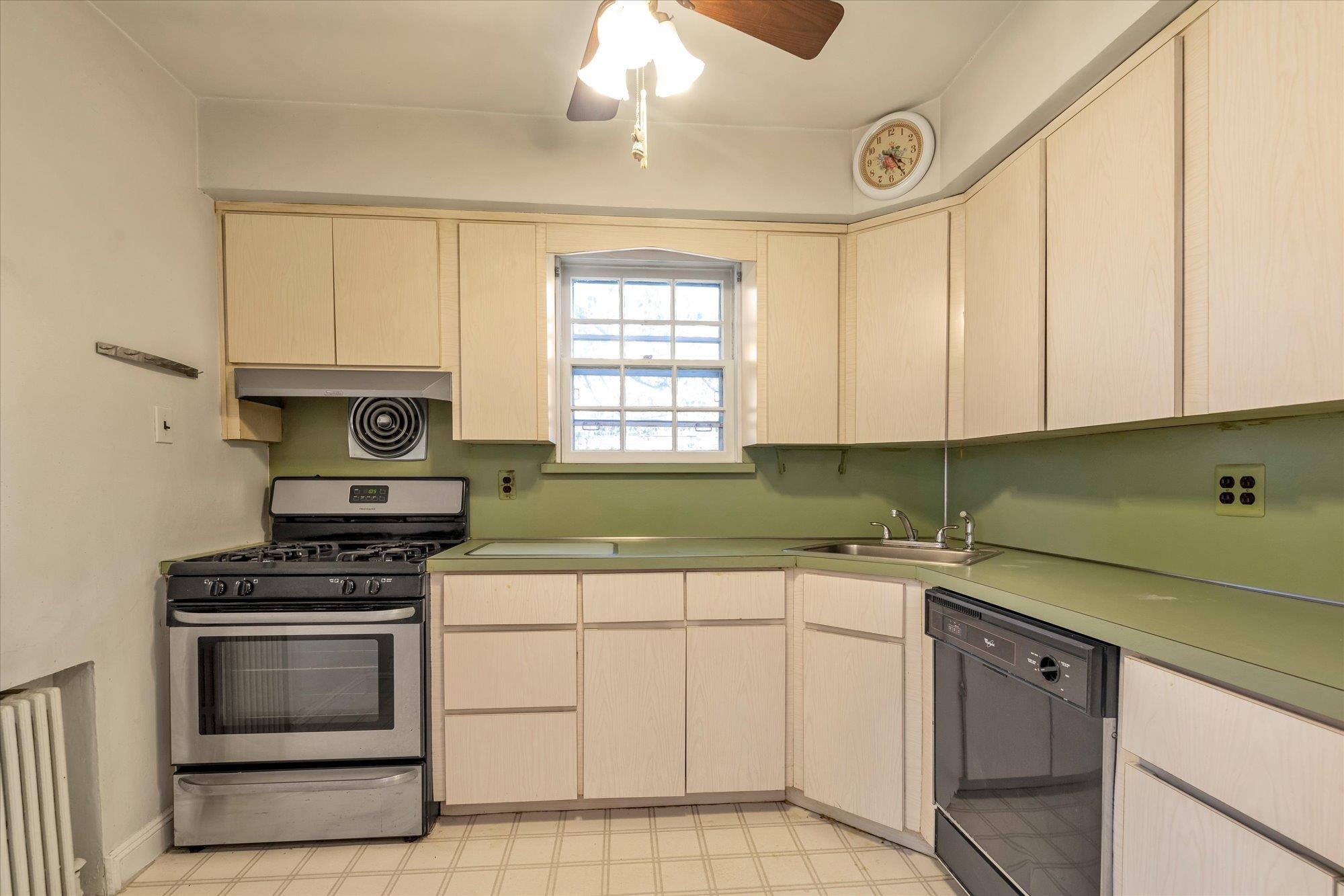 104 E Fenimore Street, Valley Stream, New York image 7