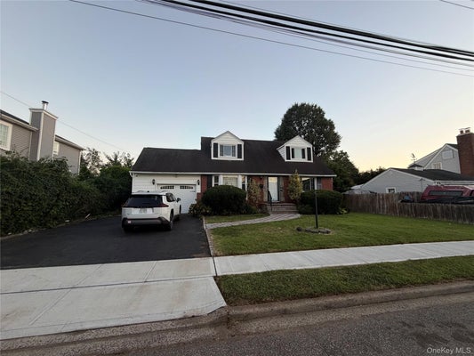 18 ALEXANDER AVE, HICKSVILLE, NY 11801 - Image e2ca8a2883b68f79f3de4b4a8e24a30e/1714347991