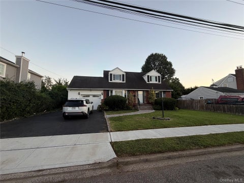 Homes For Rent - 18 Alexander Avenue<br/> Nassau County, Hicksville, NY 11801