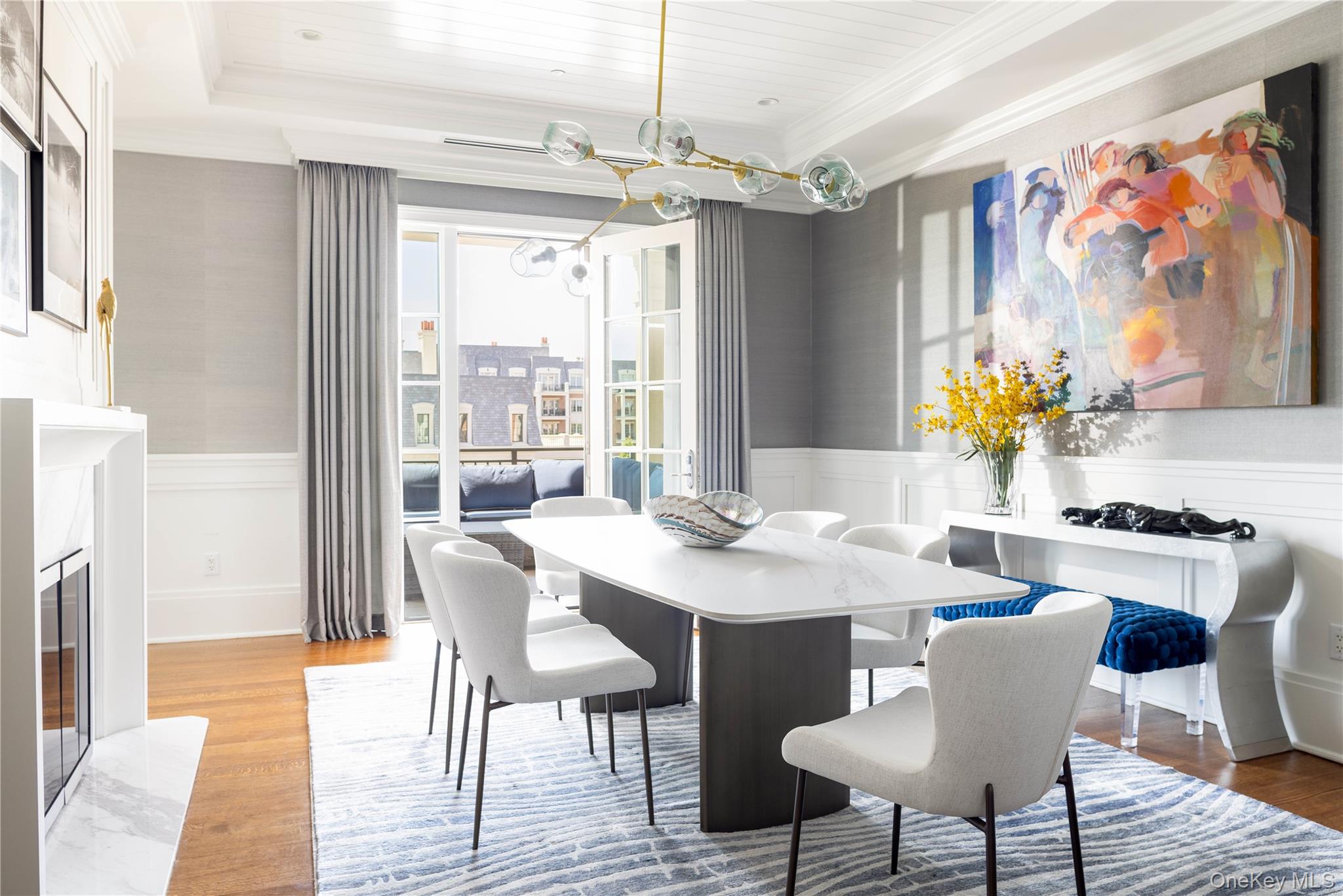 2000 Royal Court 2103/2105