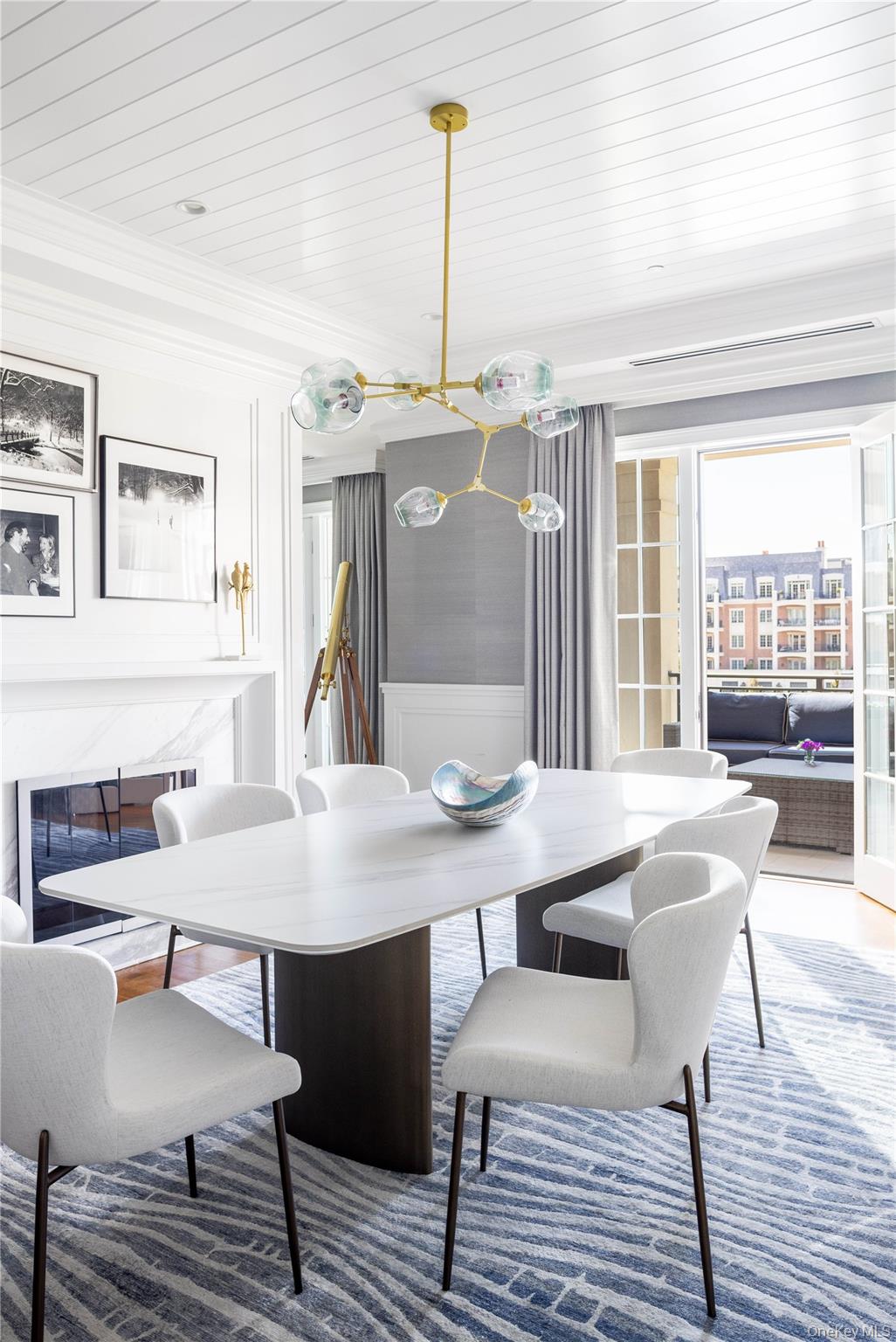 2000 Royal Court 2103/2105