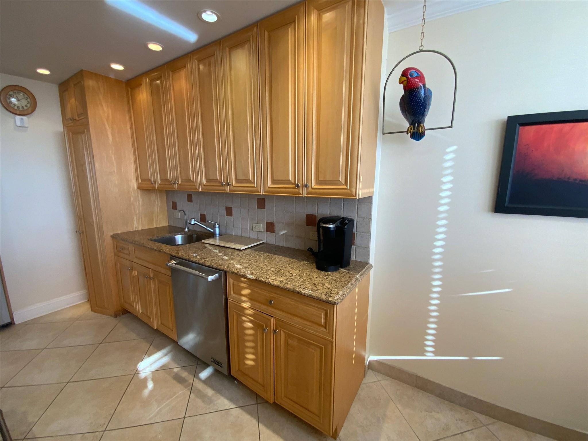 27010 Grand Central Parkway #20V, Floral Park, New York image 11