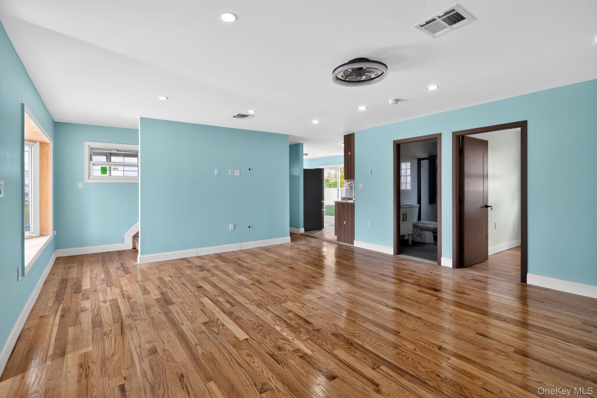 1524 Bowe Road