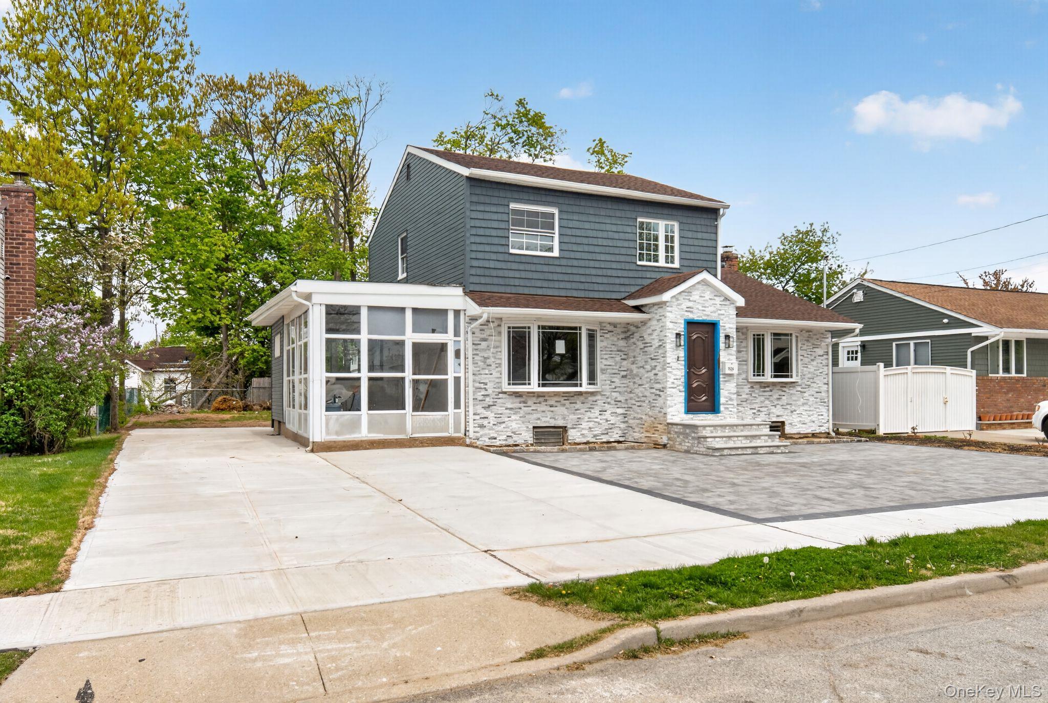 1524 Bowe Road