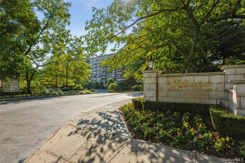 Condo For Sale - 100 Hilton Avenue #907<br/> Nassau County, Garden City, NY 11530