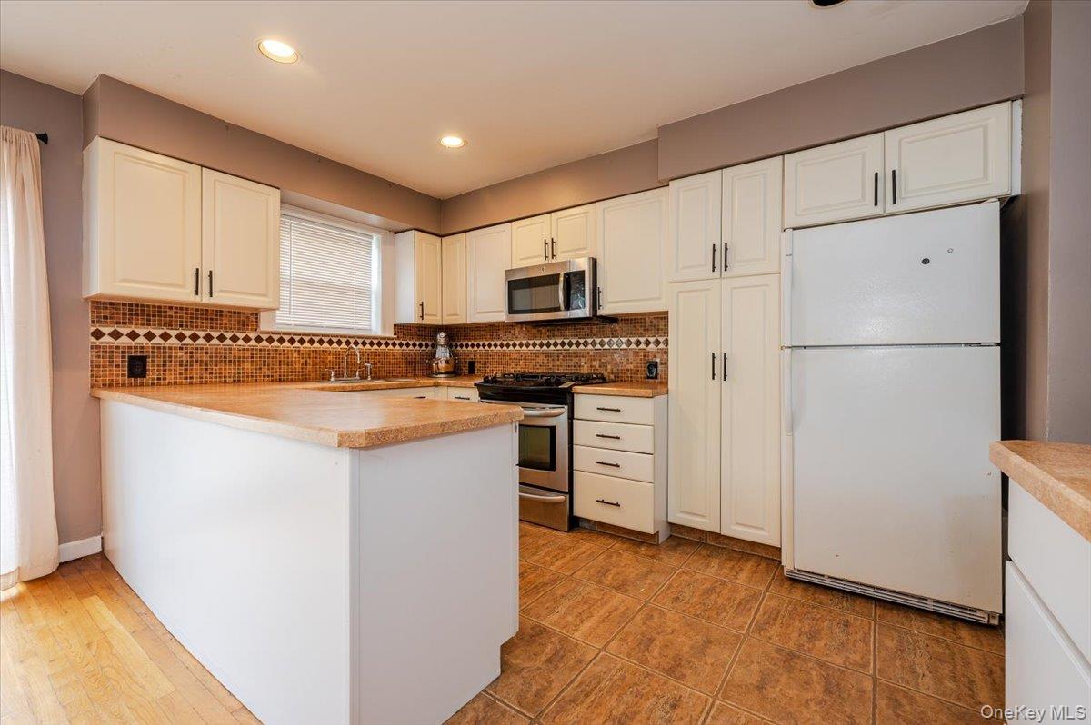 2815 Coddington Avenue