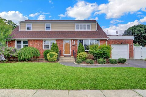 172 2nd Street Hicksville NY 11801