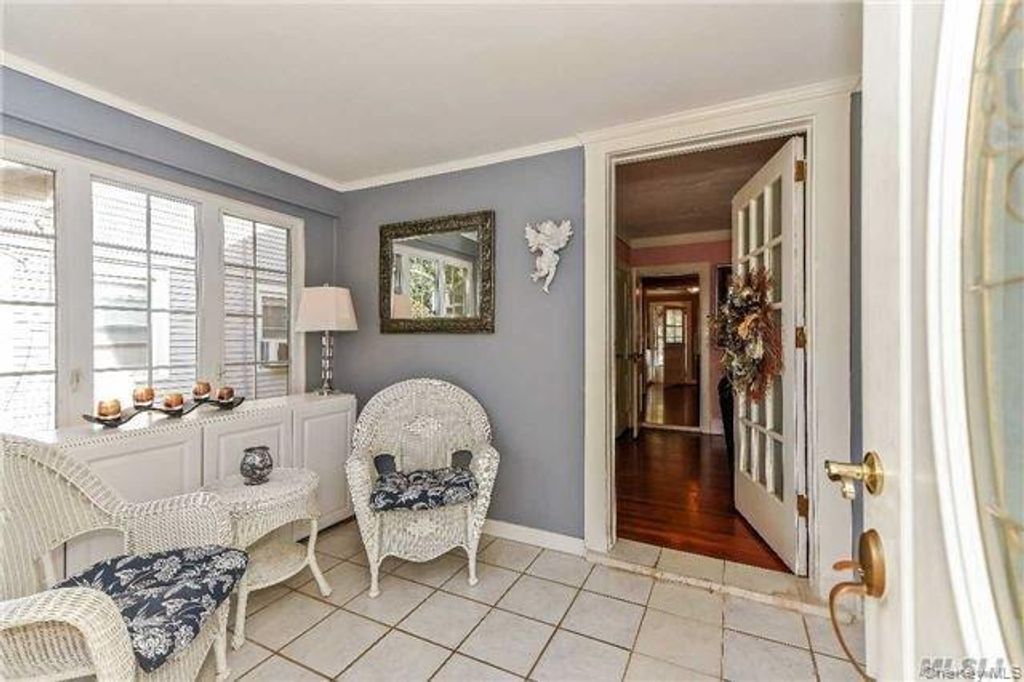 Photo of 49 Malden Avenue, Lynbrook, NY 11563 (MLS # 944452)