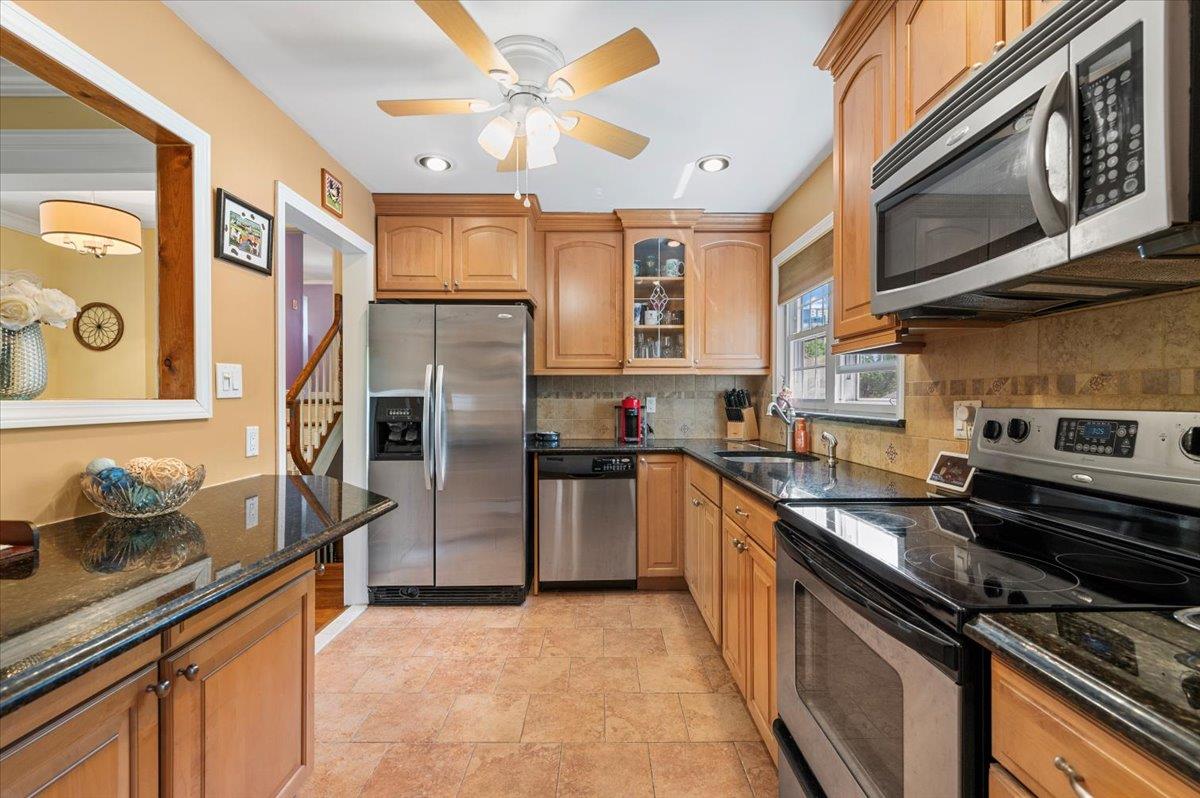 2 Manor Drive, Bethpage, New York image 12