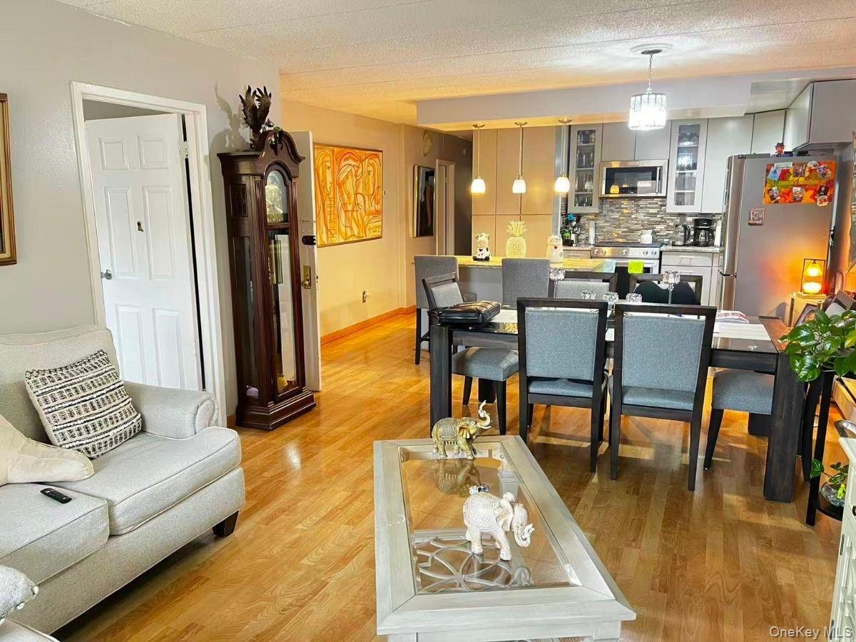 75-22 Parsons Boulevard D3