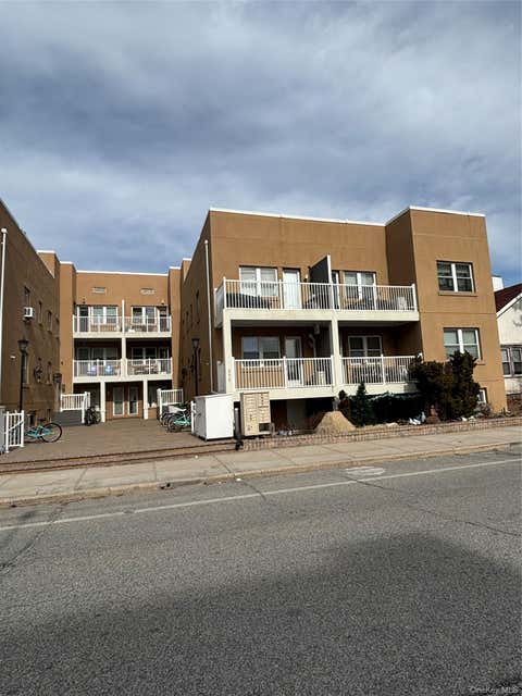 Apartment For Rent - 251-255 W Broadway #203<br/> Long Beach, NY 11561