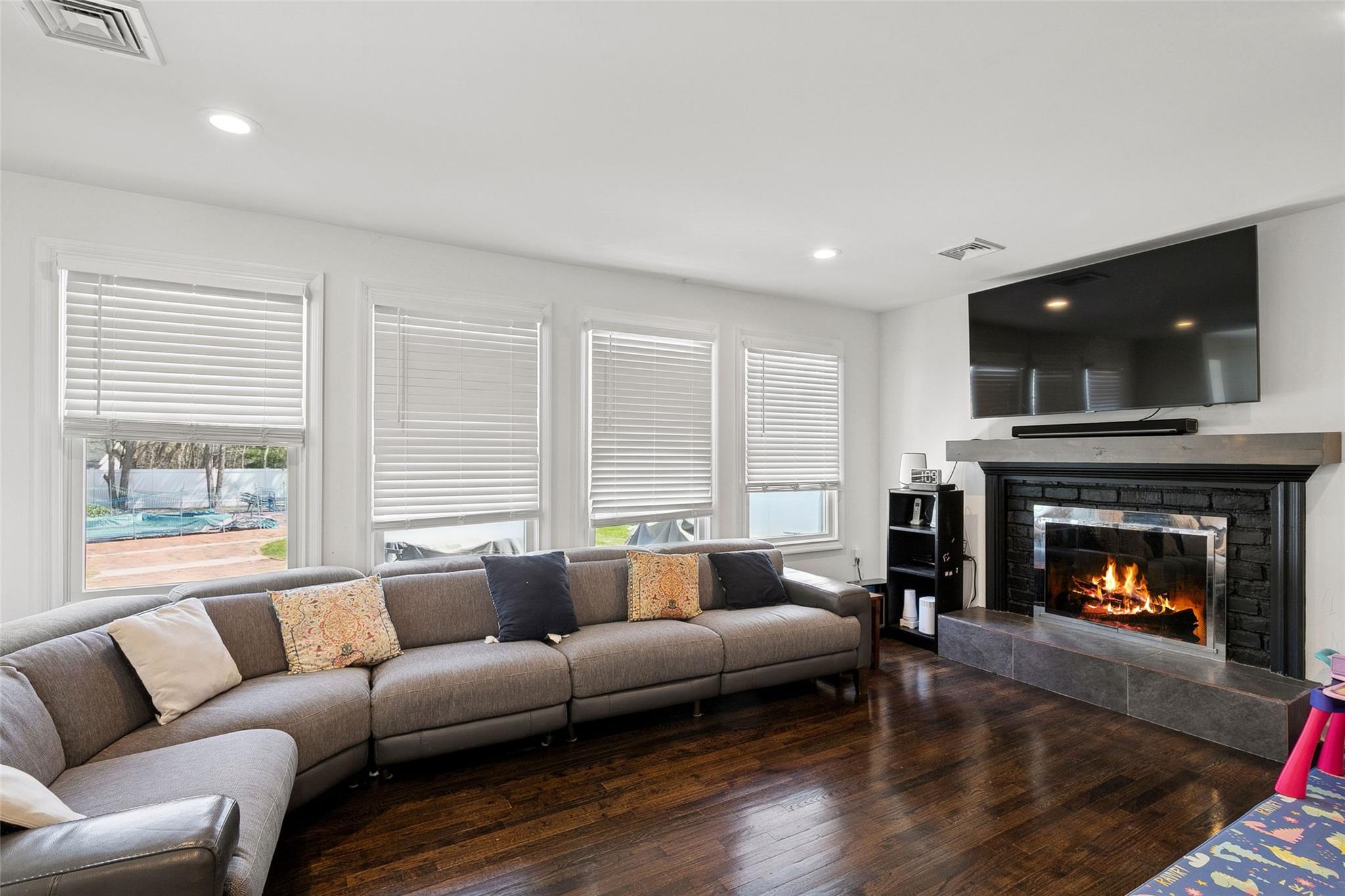 3 Philson Court, Commack, New York image 18
