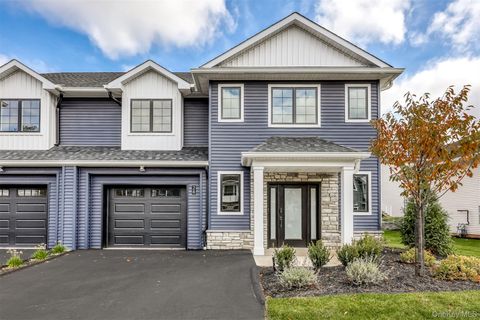 Condo For Sale - 28 Silverwood Circle<br/> Suffern, NY 10901