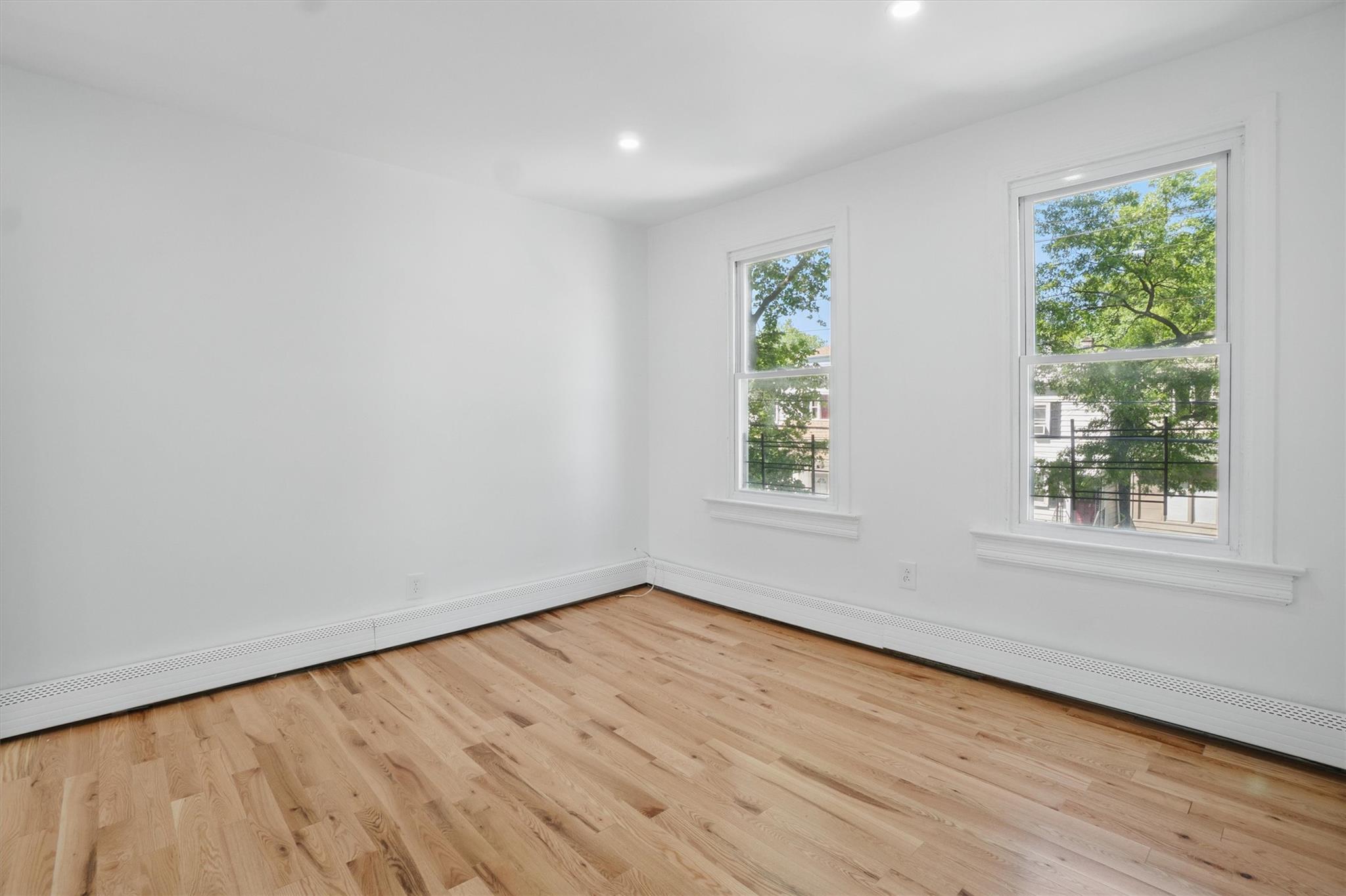 419 S 7th Avenue, Mount Vernon, New York image 21
