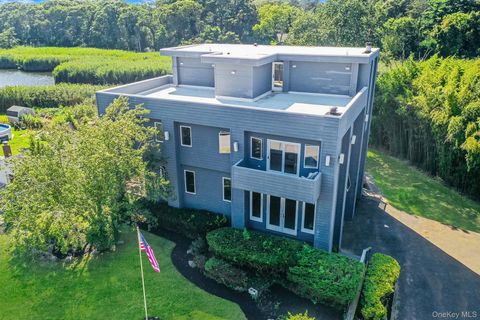 Photo of 36 Roosevelt Boulevard, East Patchogue, NY 11772 (MLS # 904930)