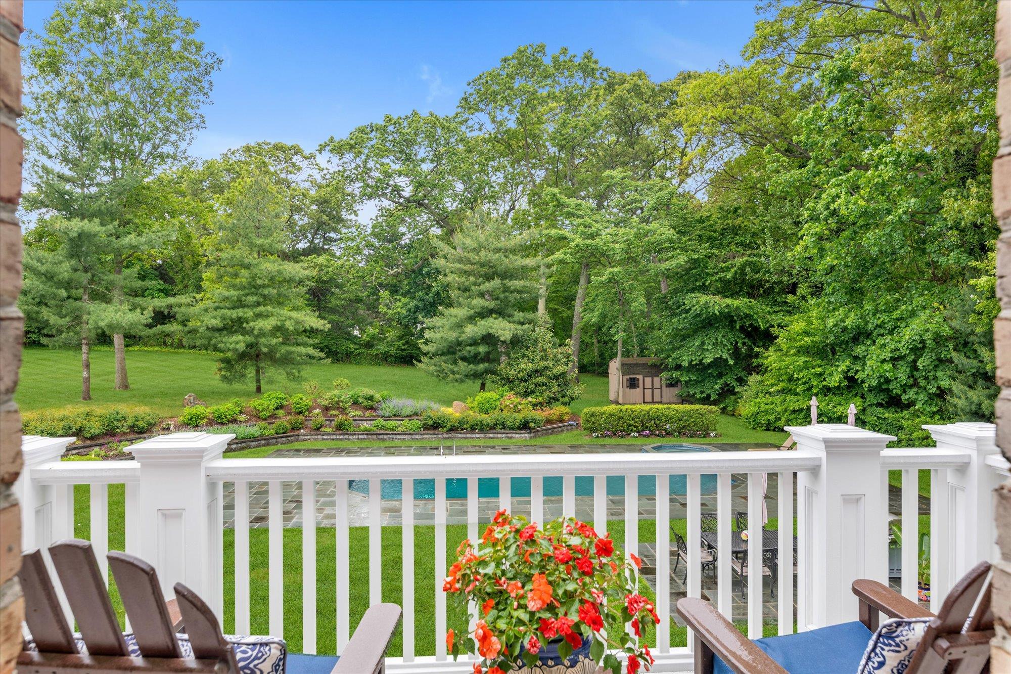 61 Geralind Drive, Syosset, New York image 15