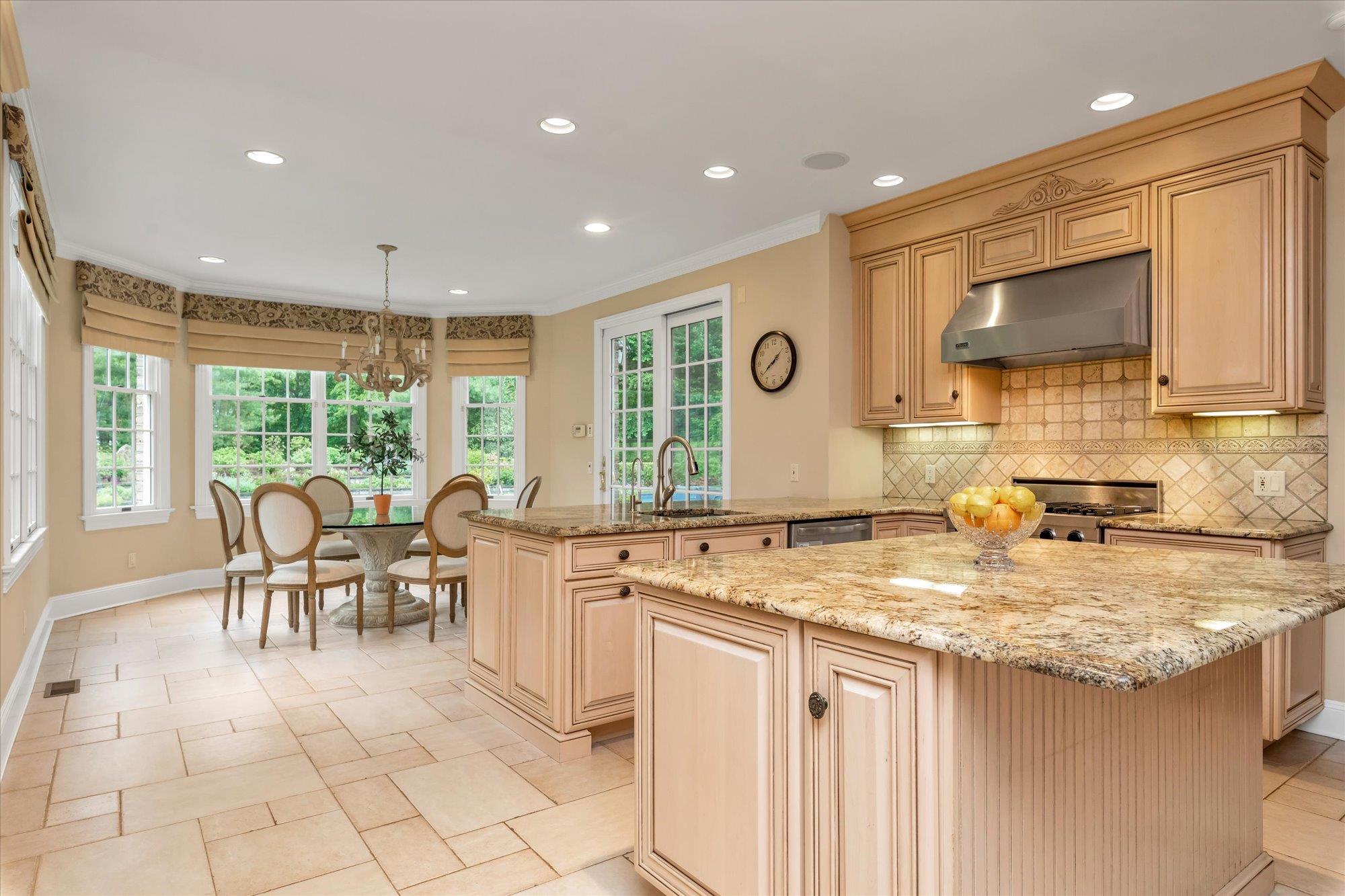 61 Geralind Drive, Syosset, New York image 6