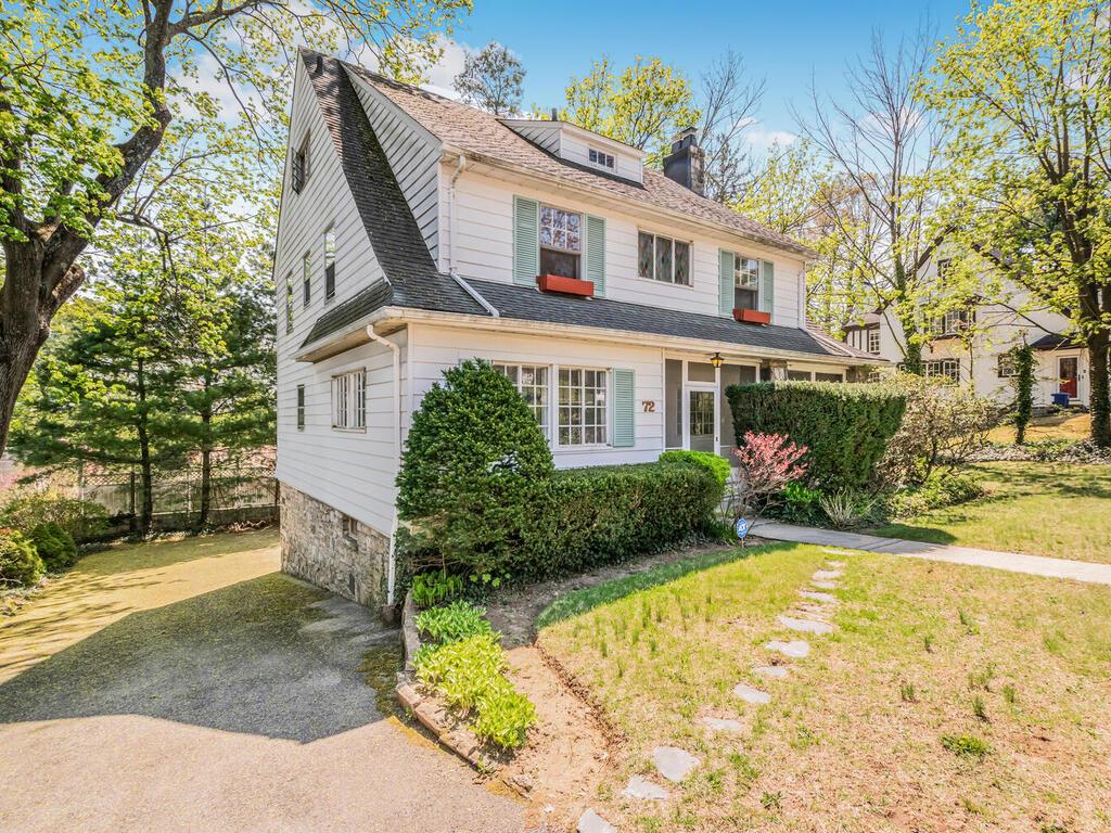 Property for Sale at Pilgrim Avenue, Yonkers, New York - Bedrooms: 4 
Bathrooms: 3 
Rooms: 7  - $749,900