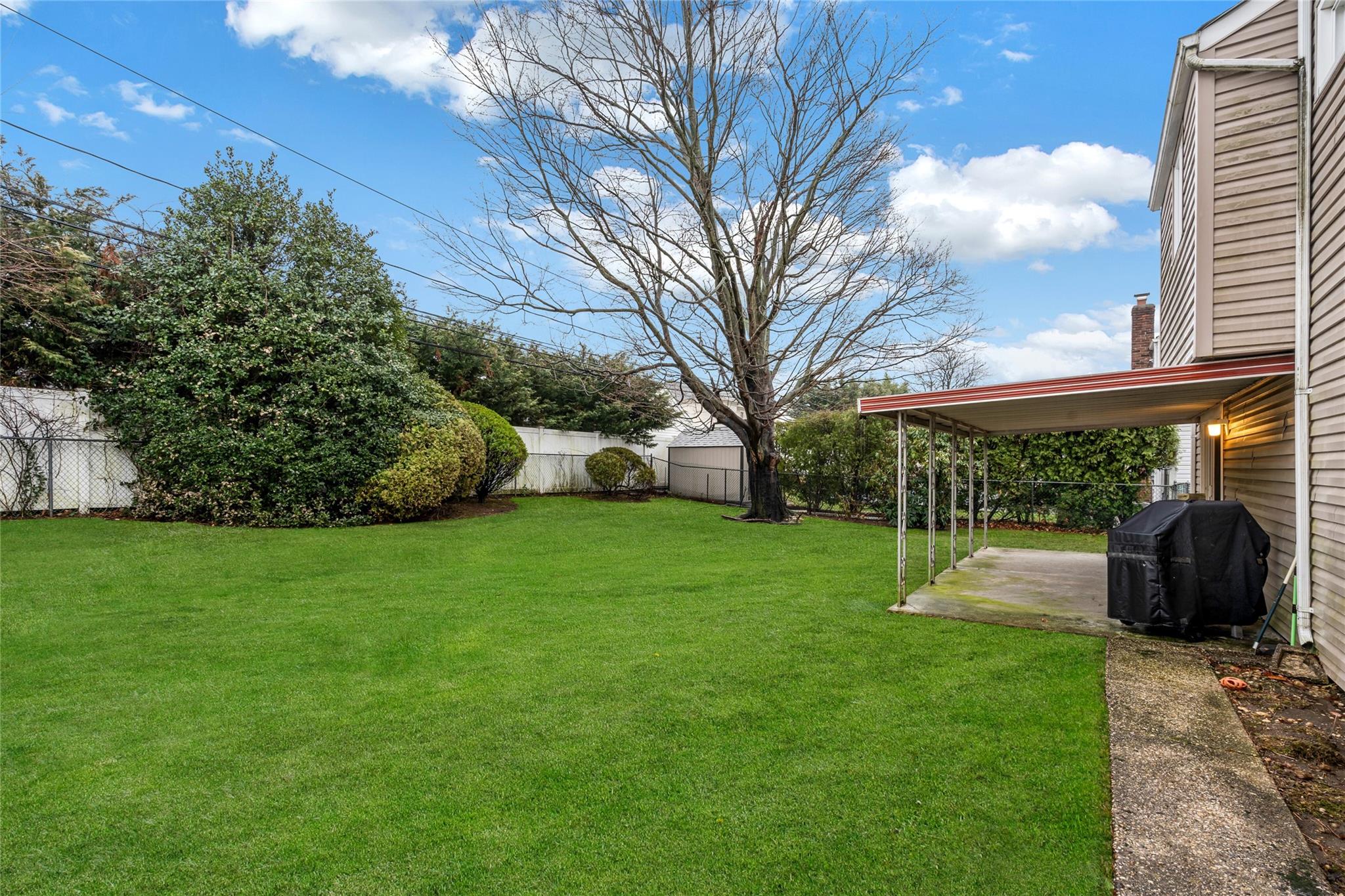 50 Ruby Lane, Plainview, New York image 22