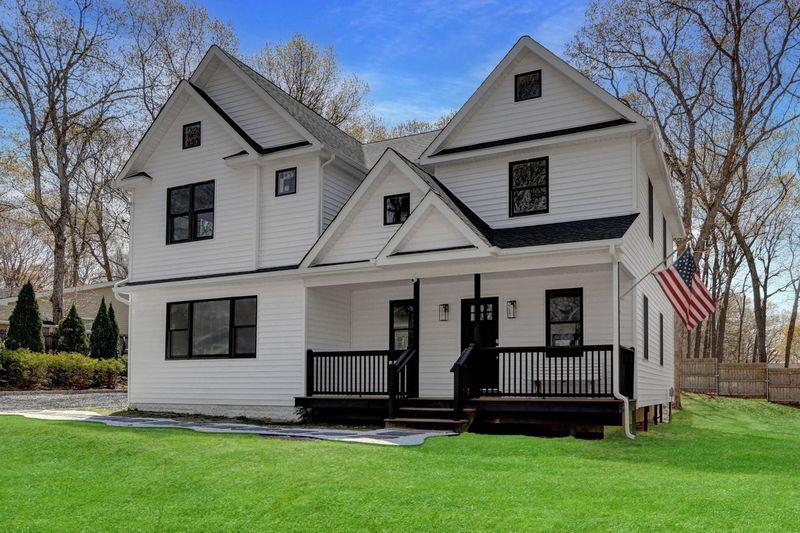 12 Syosset Road, Sound Beach, New York image 1