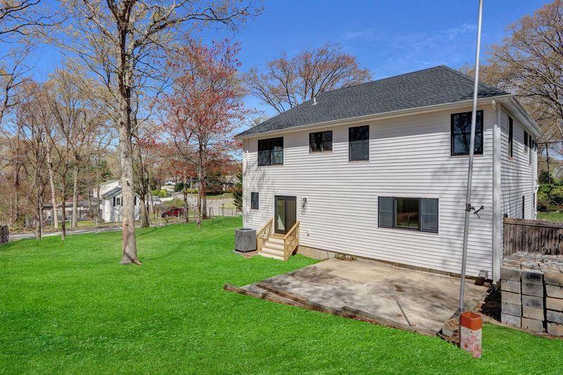 12 Syosset Road, Sound Beach, New York image 9