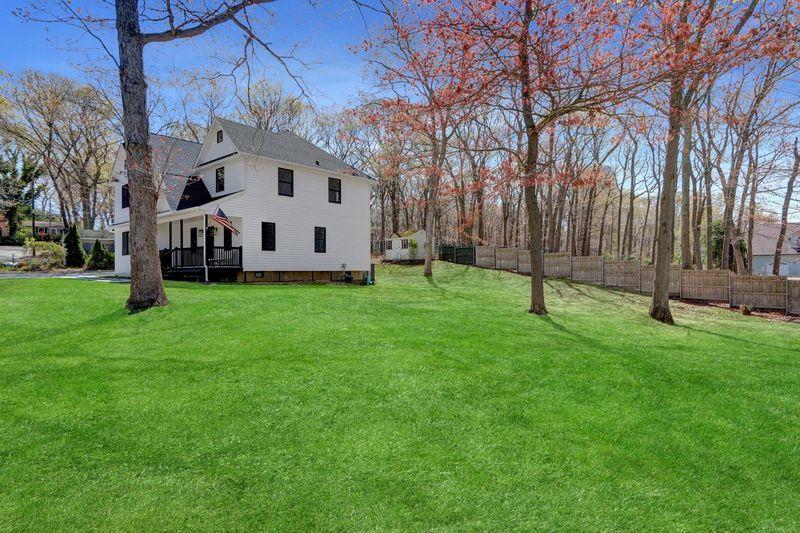 12 Syosset Road, Sound Beach, New York image 6