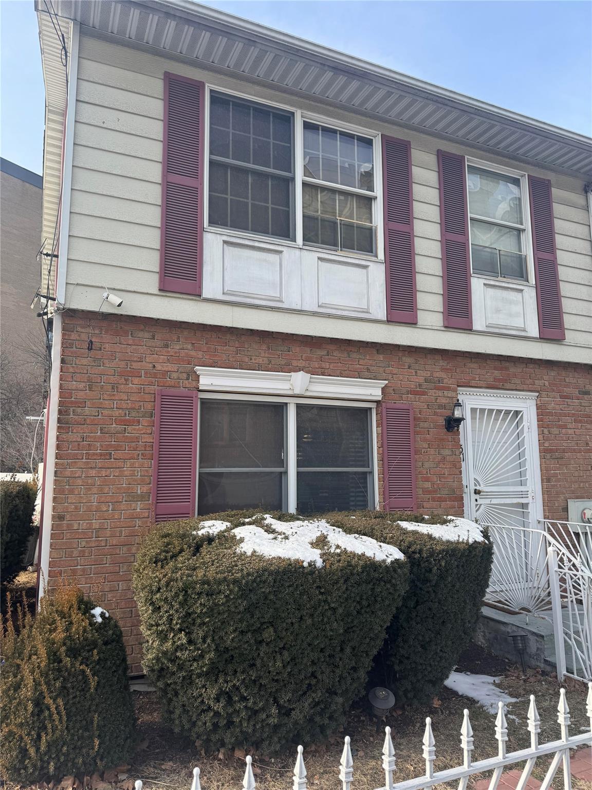 Walnut Street, Yonkers, New York - 3 Bedrooms  
2 Bathrooms - 