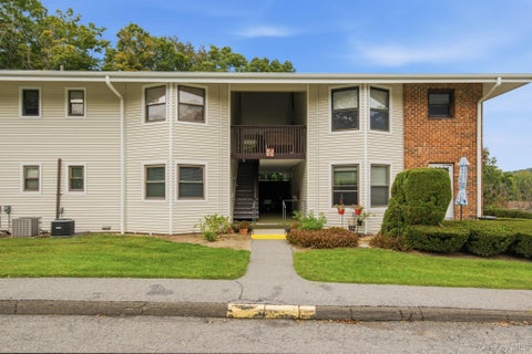 Condo For Sale - 27 Walden Court #F<br/> Yorktown Heights, NY 10598