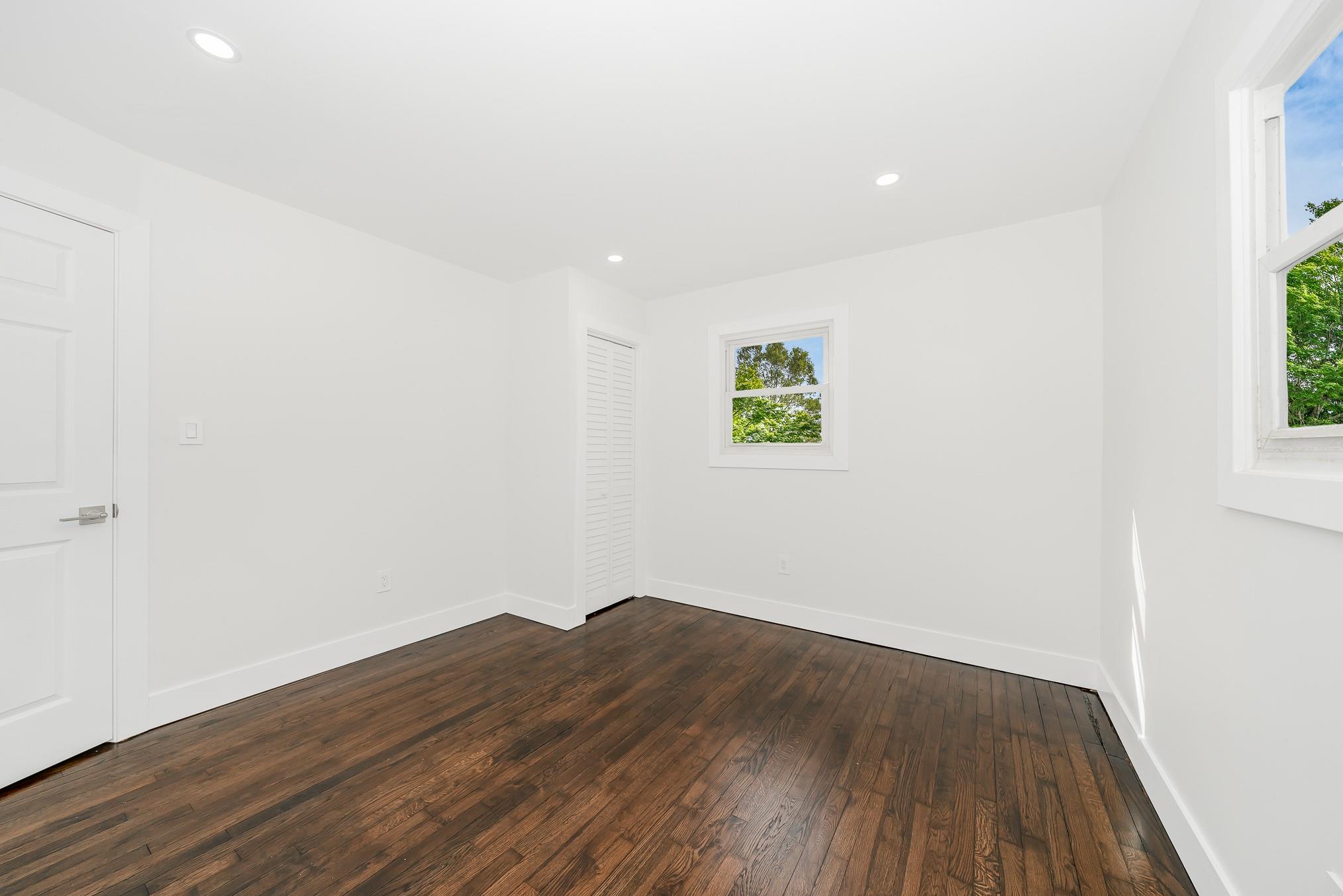 216 S Delaware Avenue, Lindenhurst, New York image 13
