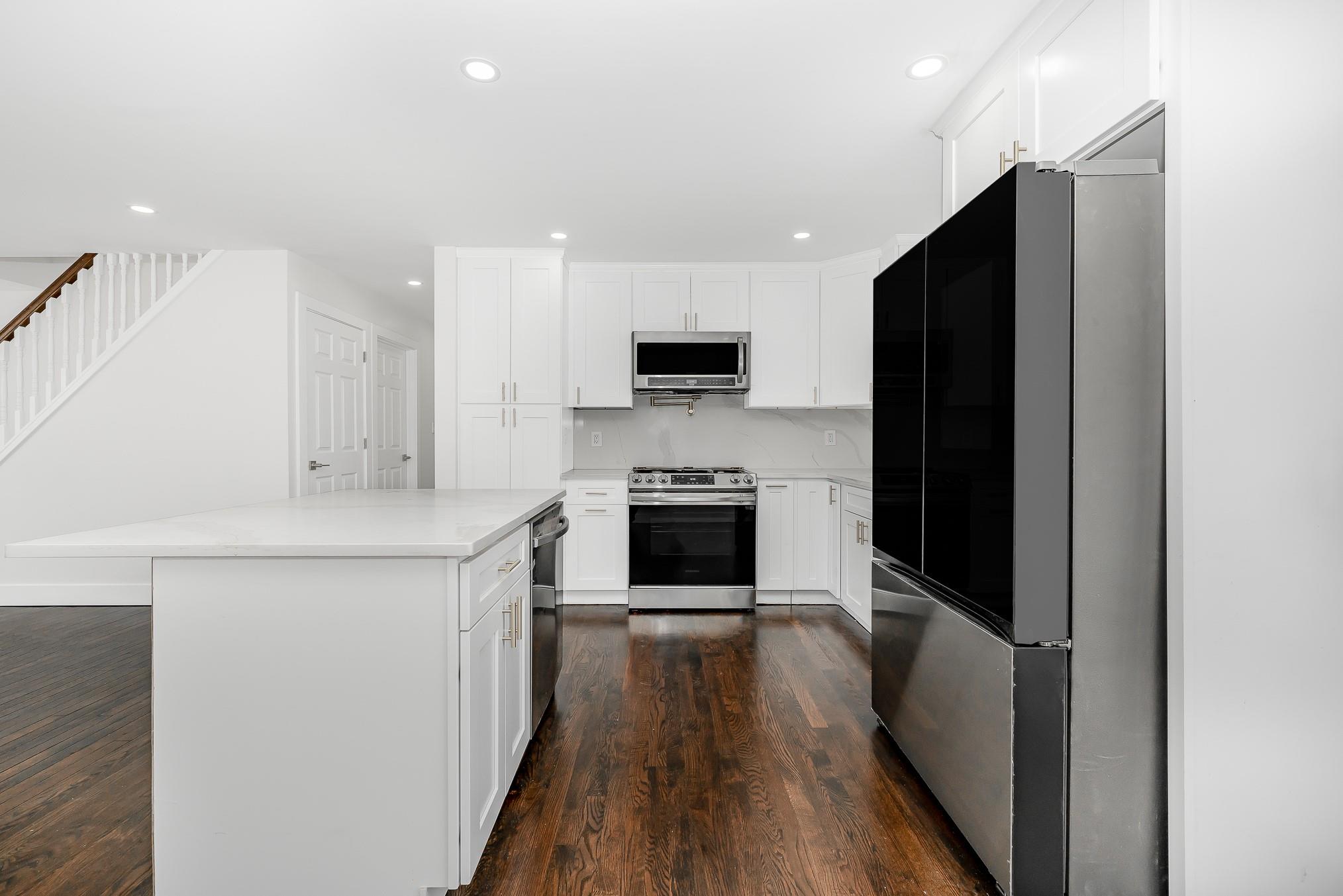 216 S Delaware Avenue, Lindenhurst, New York image 16