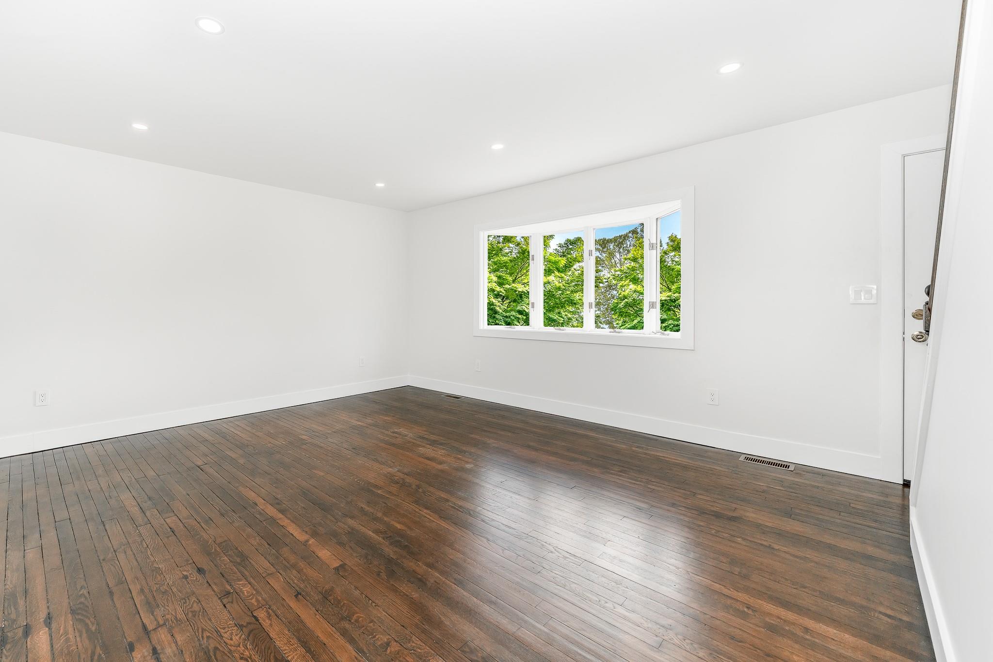 216 S Delaware Avenue, Lindenhurst, New York image 19