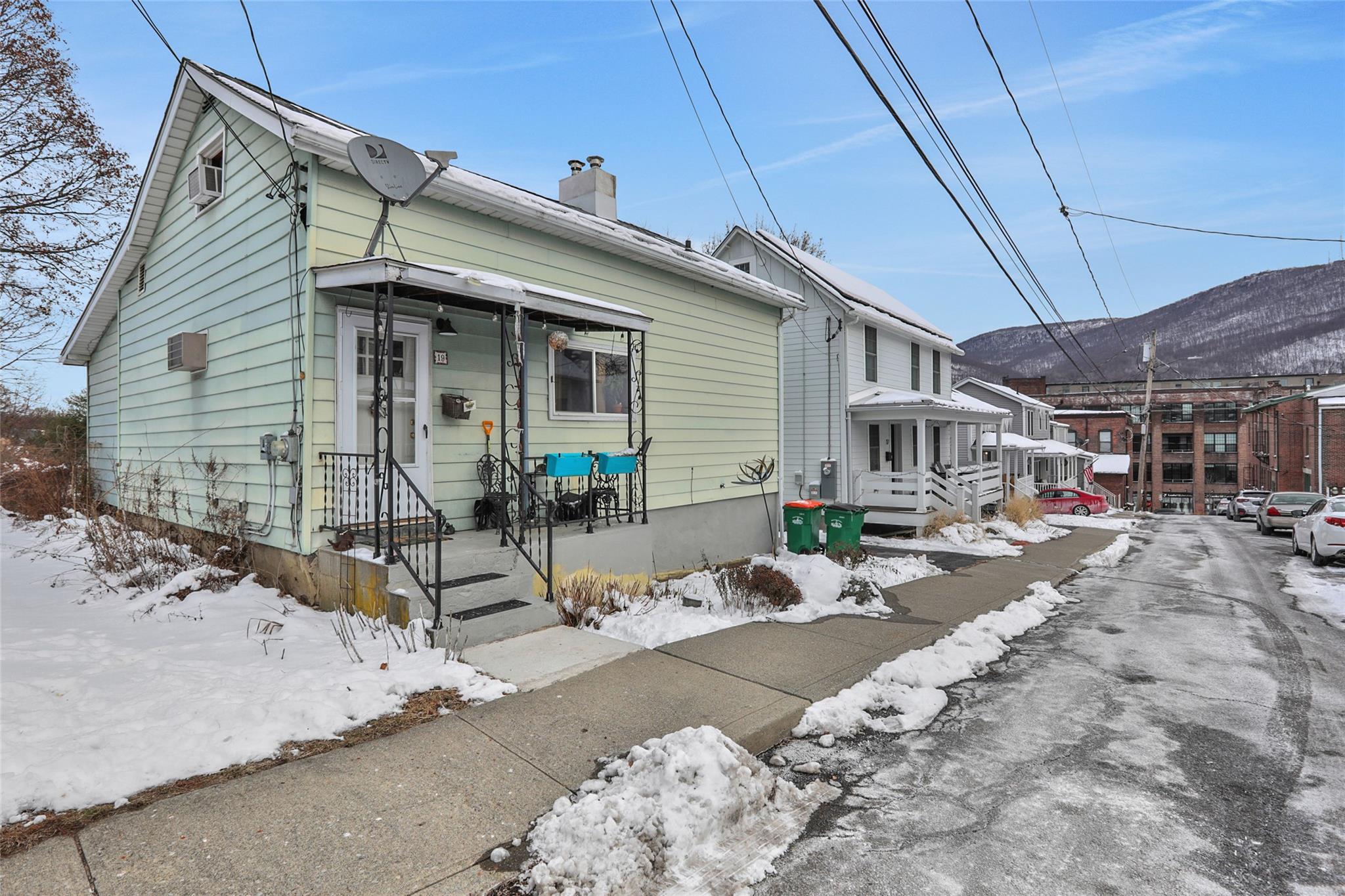 North Street, Beacon, New York - 2 Bedrooms  
2 Bathrooms - 