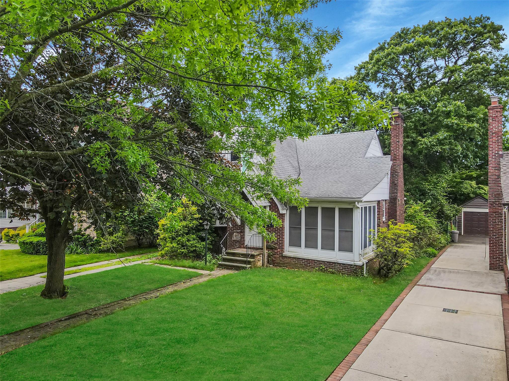 155 Carman Avenue, East Rockaway, New York image 22