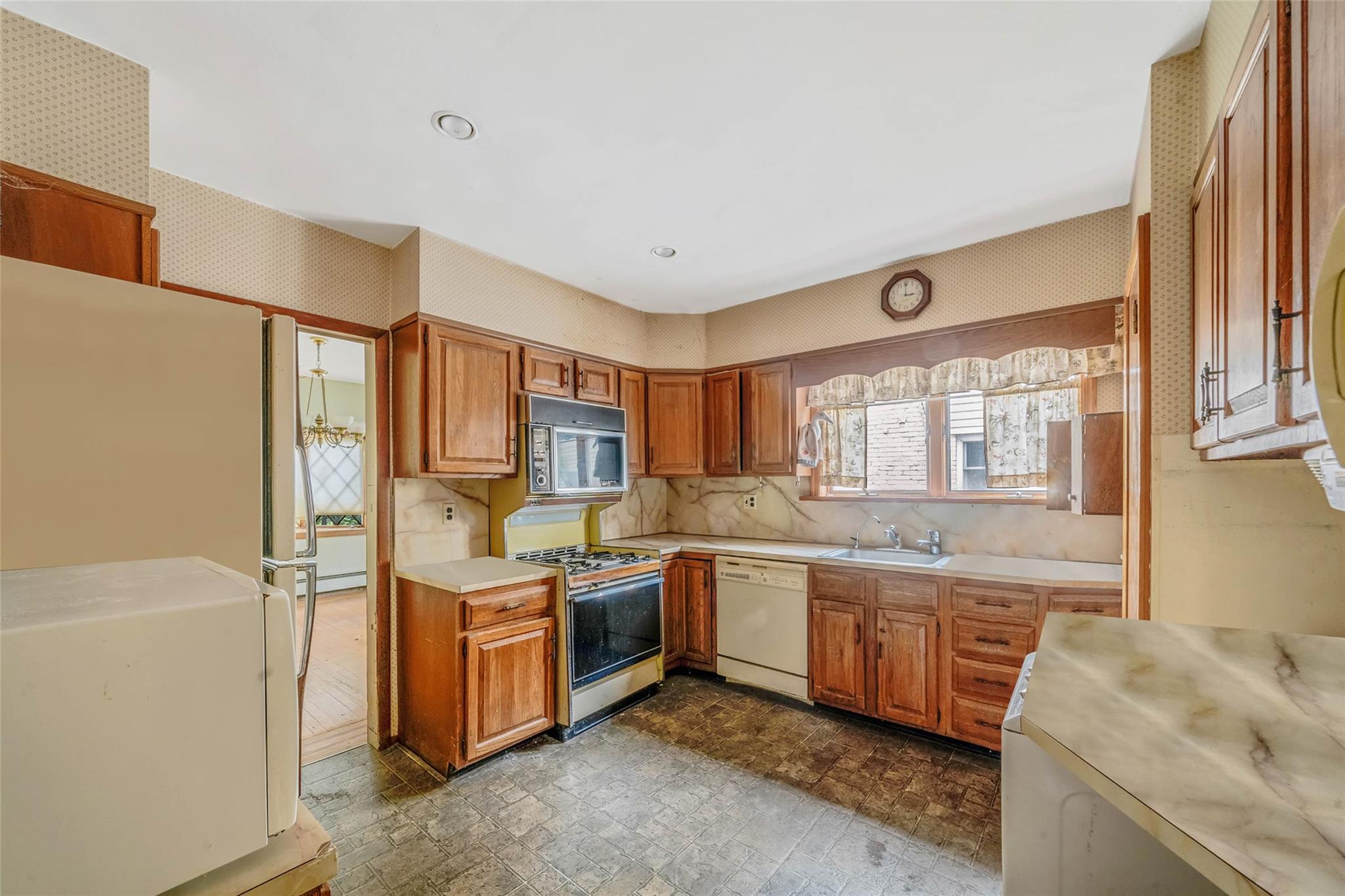 155 Carman Avenue, East Rockaway, New York image 2