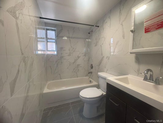 14916 BARCLAY AVE, FLUSHING, NY 11355 - Image e32d579f38d49e205dc653ca04151c32/57932270