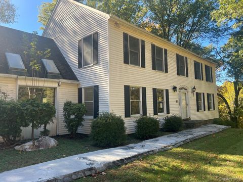 Homes For Sale - 7 Felter Hill Road<br/> Monroe, NY 10950