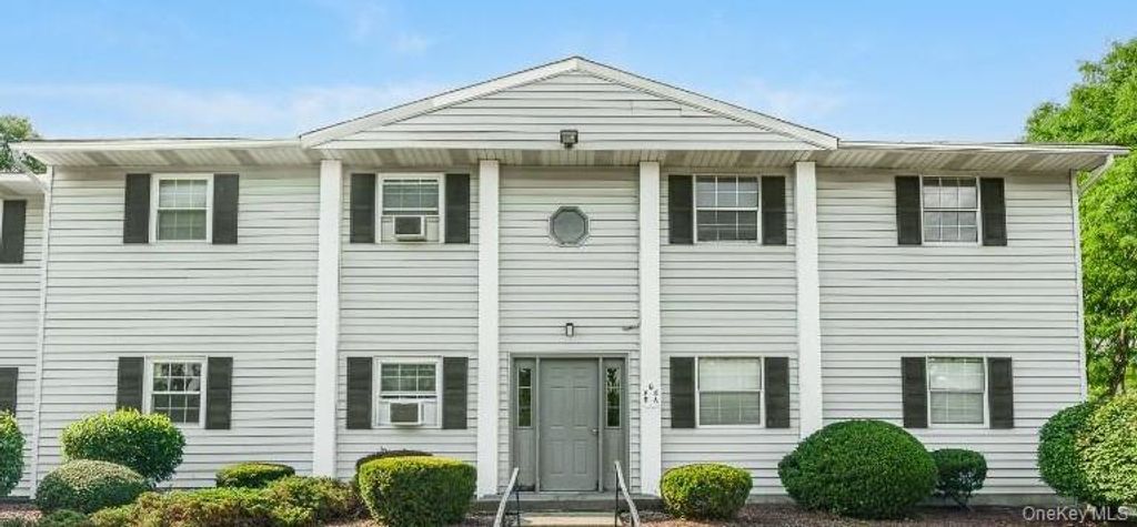 Photo of 6 Yew Court #A, Fishkill, NY 12524 (MLS # 938388)