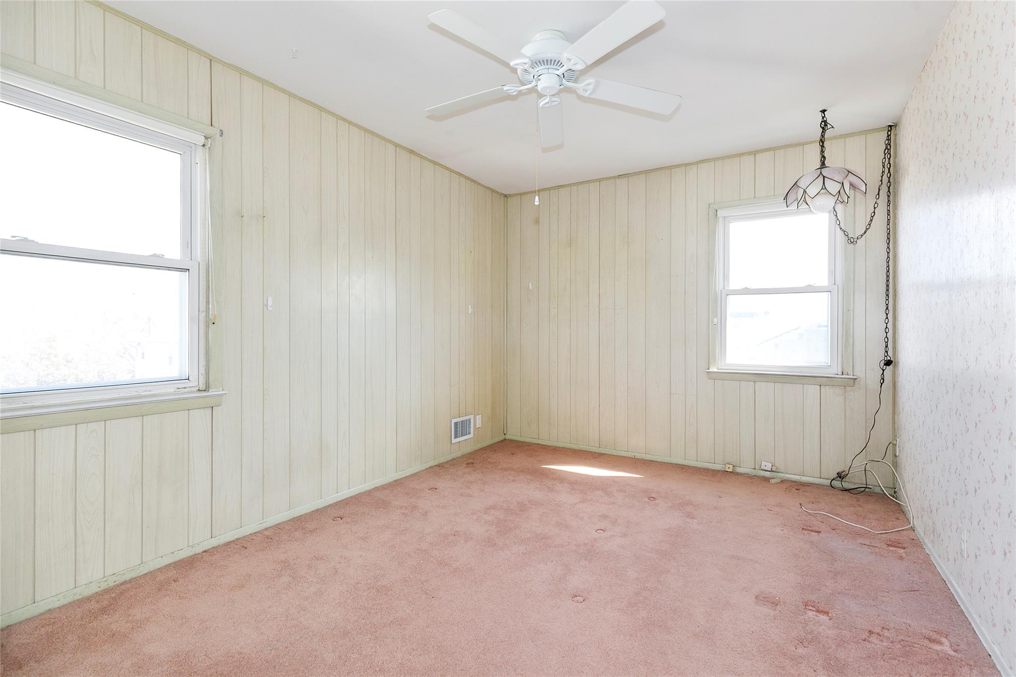 15-15 Utopia Parkway, Whitestone, New York image 11