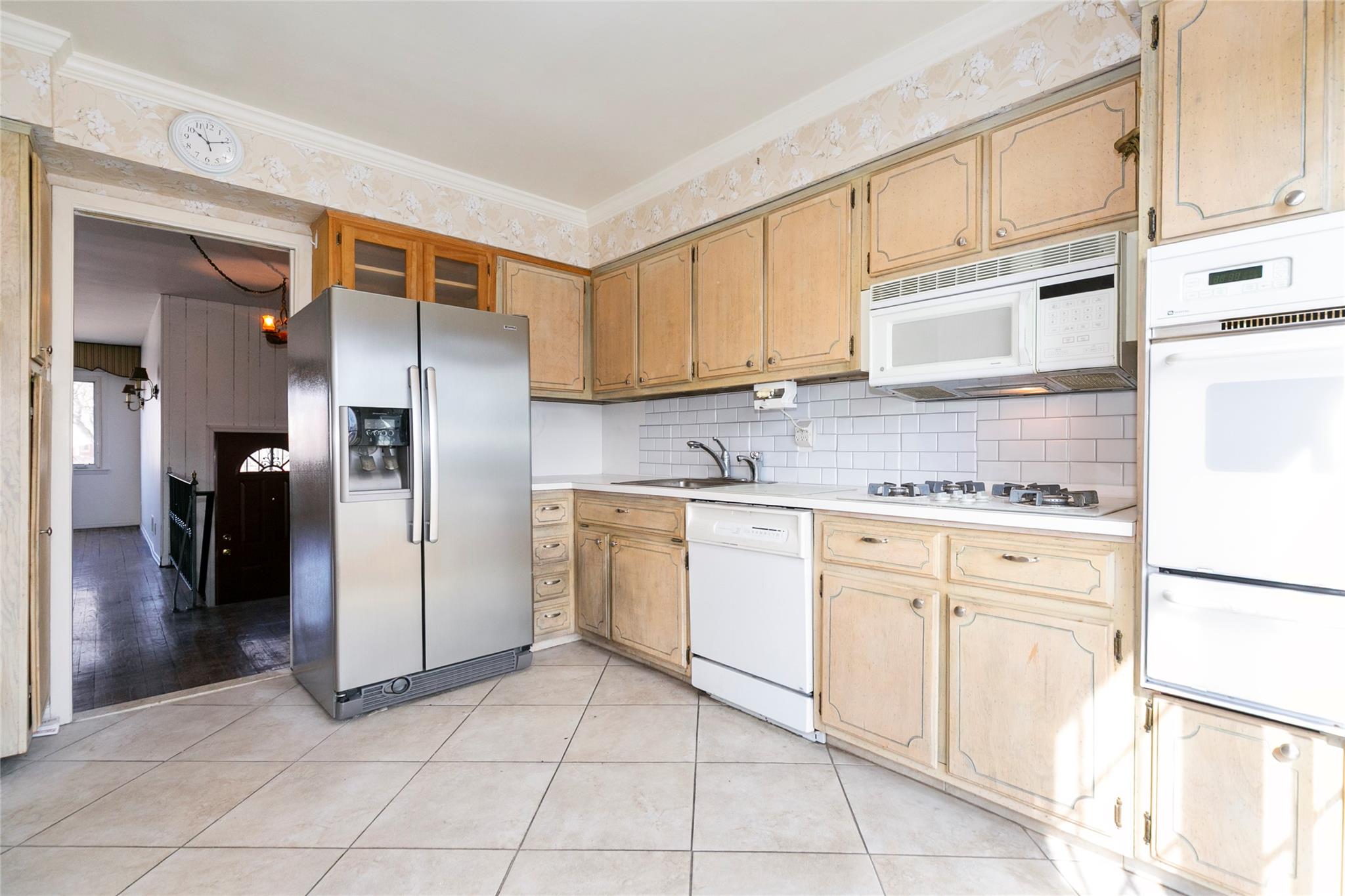 15-15 Utopia Parkway, Whitestone, New York image 5