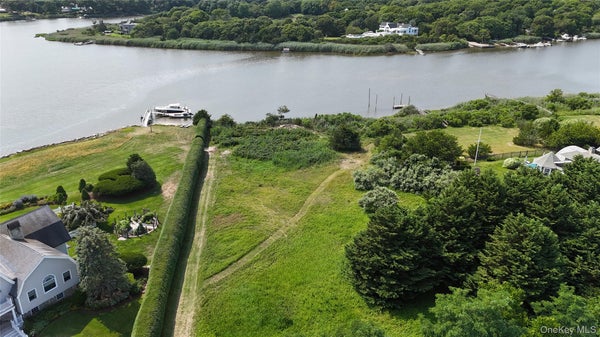 61 S BAY AVE, EASTPORT, NY 11941 - Image e3382b90f4cb9bb1aa1df200e0d73b0c/902179328