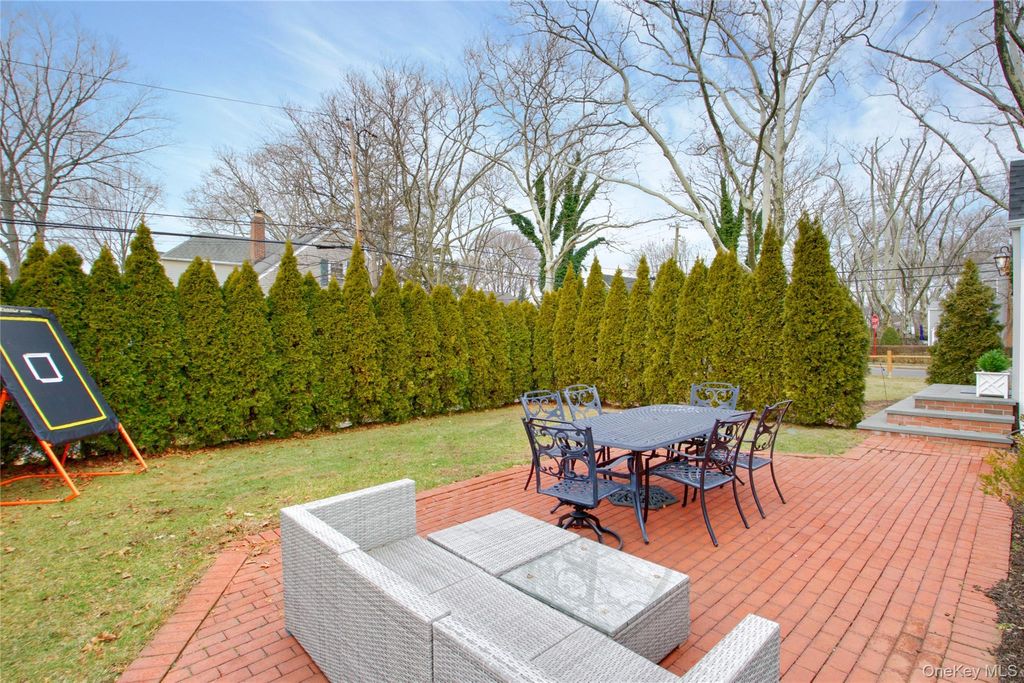 Photo of 20 Salisbury Avenue, Stewart Manor, NY 11530 (MLS # 951870)