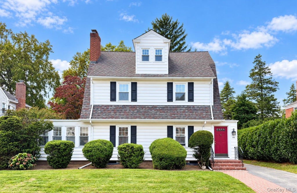 Photo of 140 Kilburn Road, Garden City, NY 11530 (MLS # 1056682)