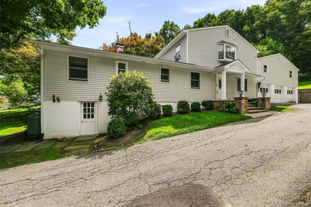 Photo of 88 Pines Bridge Road, Bedford Corners, NY 10549 (MLS # 1042037)
