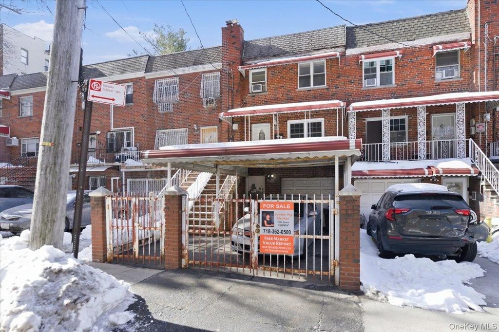 Photo of 2919 Wallace Avenue, Bronx, NY 10467 (MLS # 959828)