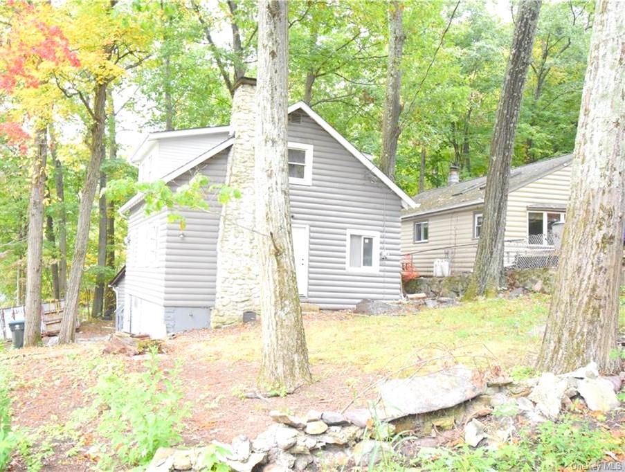 Rental Property at Wildwood Drive, Greenwood Lake, New York - Bedrooms: 4 
Bathrooms: 2 
Rooms: 7  - $3,200 MO.