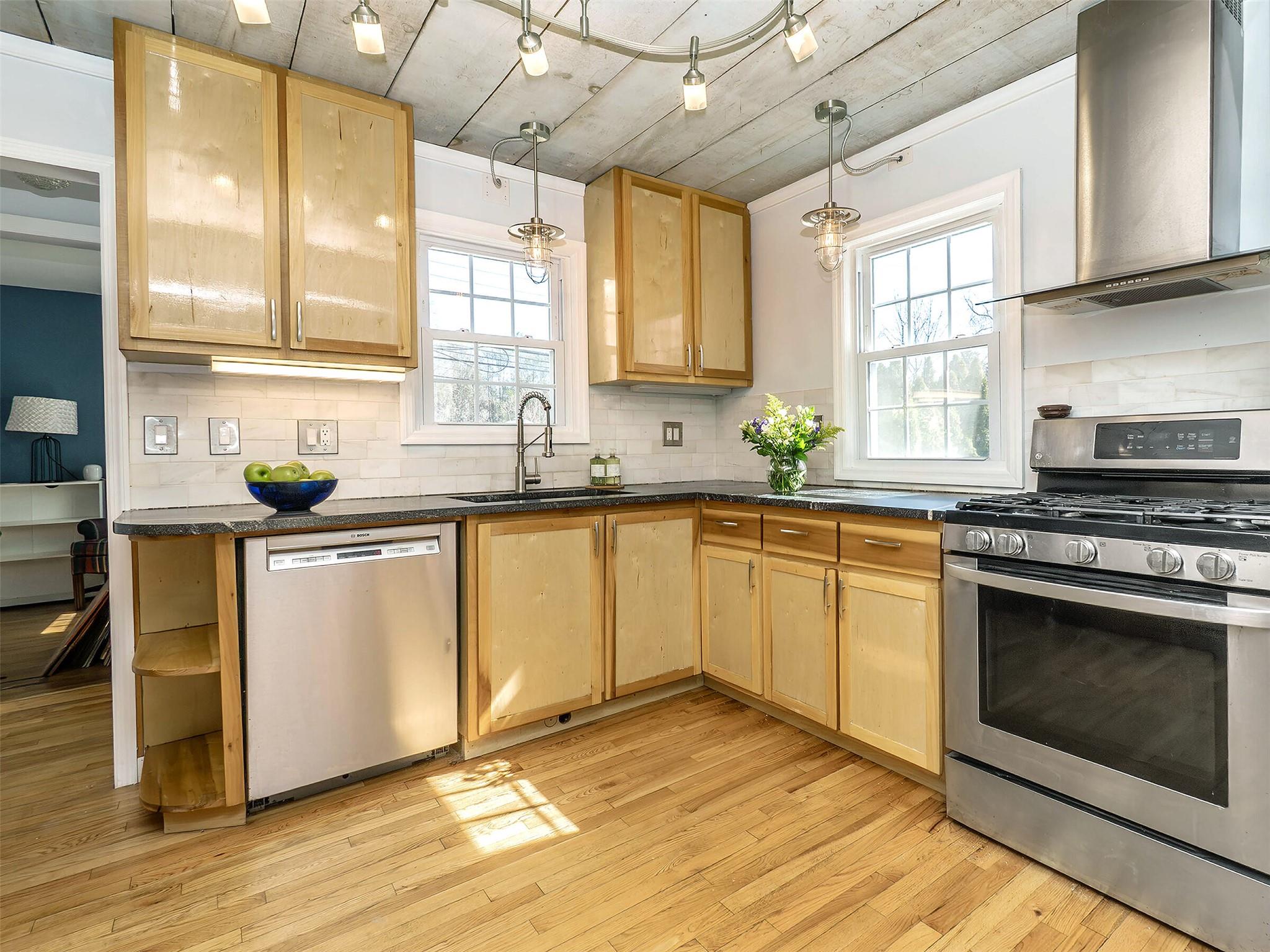 72 Dosoris Way, Glen Cove, New York image 12